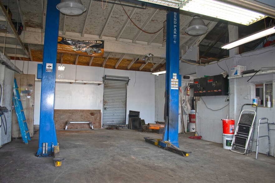 More Photos Of 1239 Cleveland Ave, Santa Rosa Auto Repair For Sale