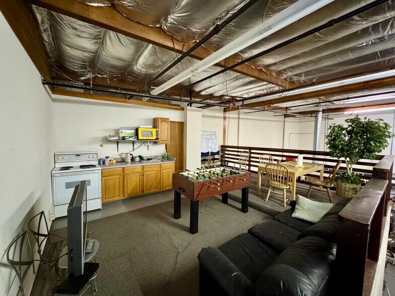 More Photos Of 1100 Industrial Rd, San Carlos Research And Development For Sale