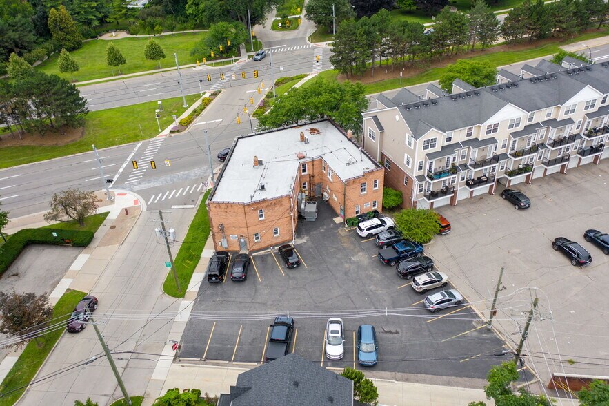 More Photos Of 23900-23908 Woodward Ave, Pleasant Ridge Office For Lease
