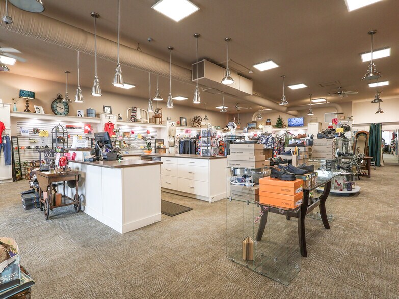 More Photos Of 4817 50 Street, Stettler Storefront Retail Office For Sale