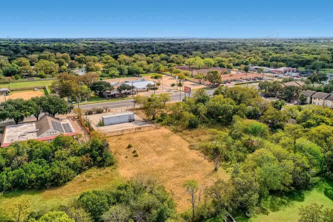 More Photos Of 2037-2041 S WW White Rd, San Antonio Land For Sale