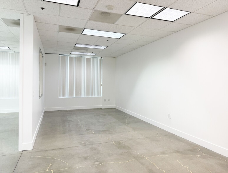 More Photos Of 9660-9690 Research Dr, Irvine Warehouse For Lease