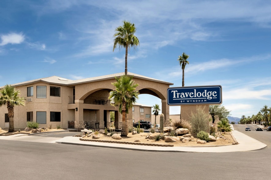 Primary Photo Of 480 London Bridge Rd, Lake Havasu City Hotel For Sale