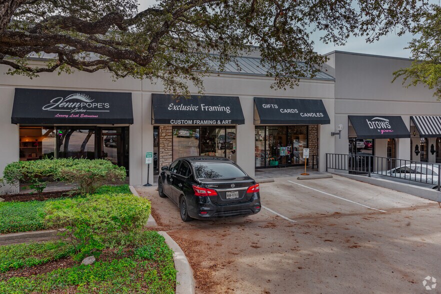 More Photos Of 11800-11874 Wurzbach Rd, San Antonio Unknown For Lease