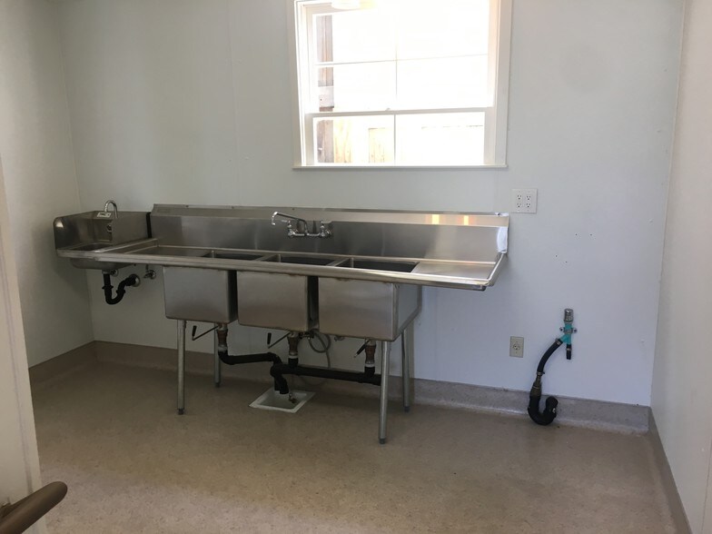 More Photos Of 72 Main St, Belvedere Tiburon Storefront Retail Office For Lease