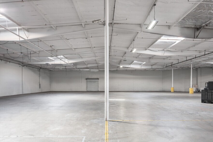 More Photos Of 9710-9712 Distribution Ave, San Diego Distribution For Lease