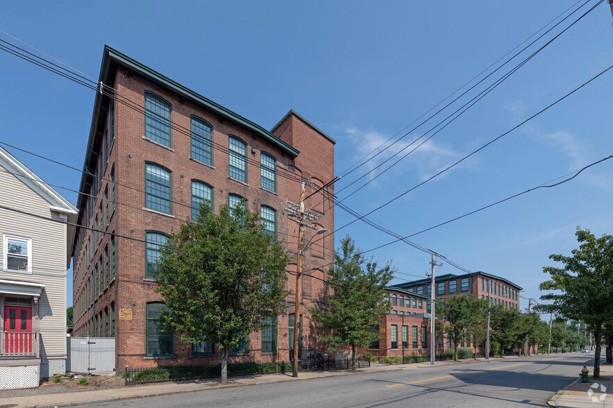 More Photos Of 166 Valley St, Providence Apartments For Sale