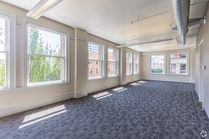 More Photos Of 319 SW Washington St, Portland Office For Sale