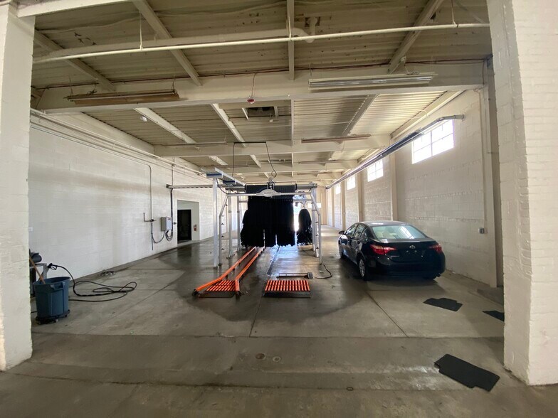 More Photos Of 3250 Franklin St, Detroit Office For Lease