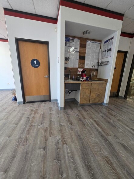 More Photos Of 4470 Yankee Hill Rd, Rocklin Flex For Lease