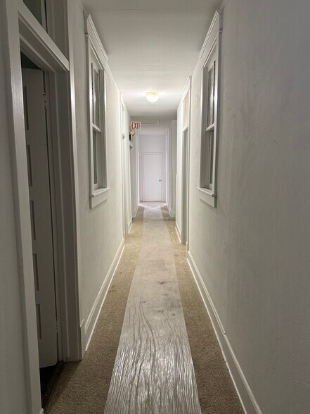 More Photos Of 33 N Washington St, Berkeley Springs Restaurant For Sale