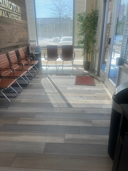 More Photos Of 4229 Lafayette Center Dr, Chantilly Business Park For Sale