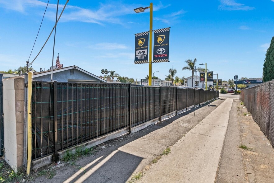 More Photos Of 7480 El Cajon Blvd, La Mesa Auto Dealership For Sale
