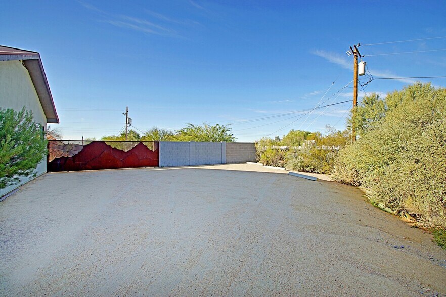 More Photos Of 38246 N Hazelwood Cir, Cave Creek Office For Lease