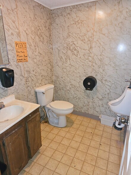 More Photos Of 6 N Roosevelt St, York Restaurant For Sale