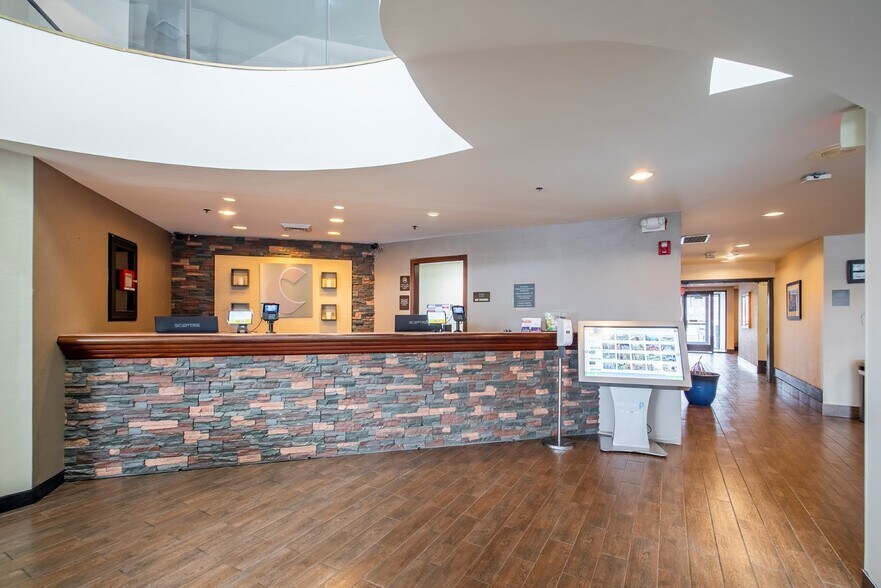More Photos Of 17550 Rosbough Blvd, Middleburg Heights Hotel For Sale