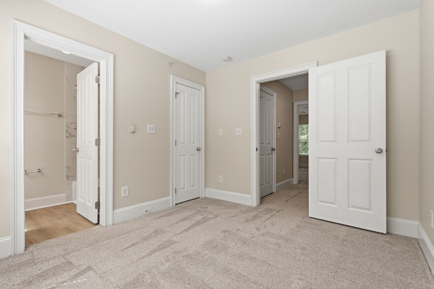 More Photos Of 5306-5320 Park Rd, Charlotte Apartments For Sale