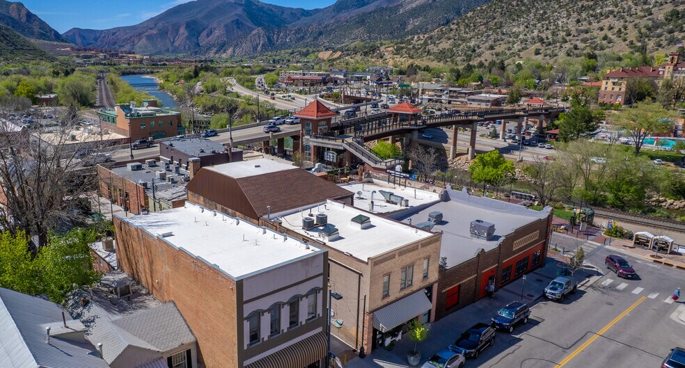 Primary Photo Of 713 Cooper Ave, Glenwood Springs General Retail For Sale