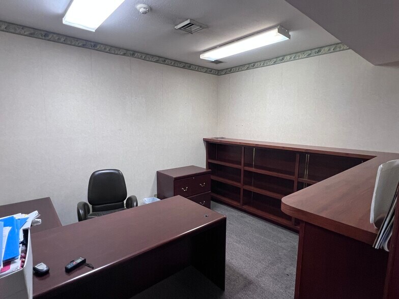 More Photos Of 8261 Diagonal Rd, Streetsboro Office For Lease