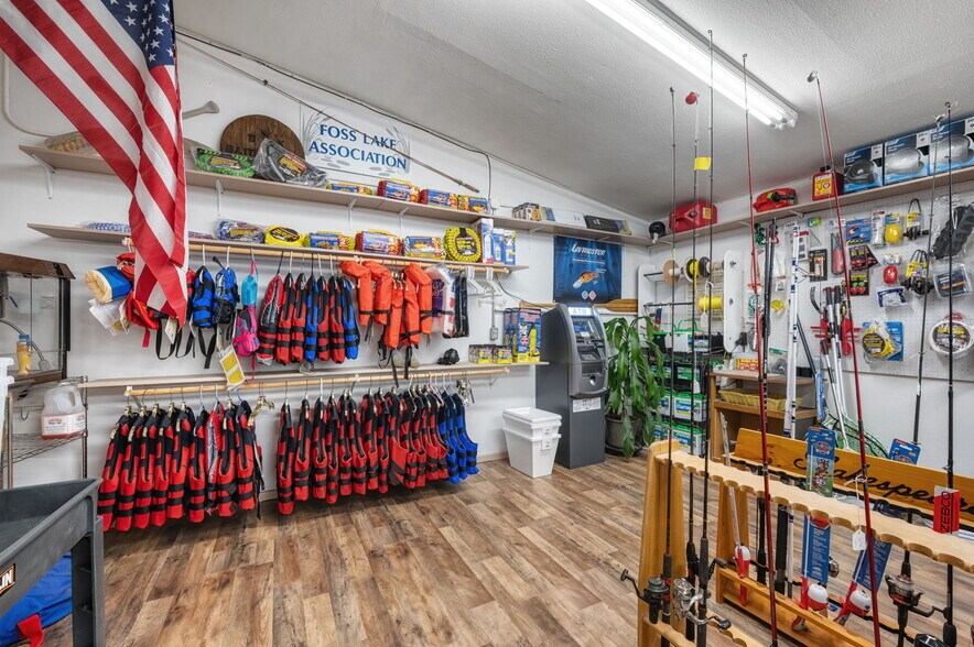 More Photos Of 10277 N 2130 Rd, Foss Convenience Store For Sale