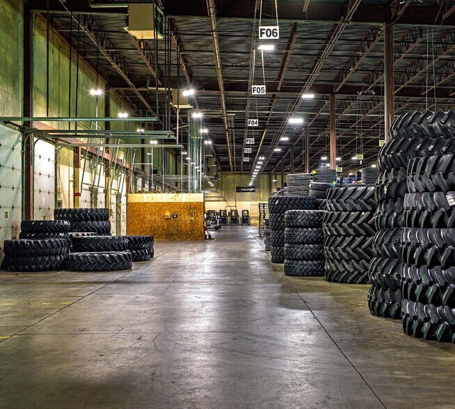More Photos Of 900 Avenue H, Carter Lake Warehouse For Sale