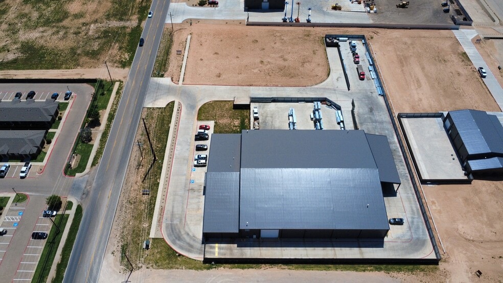 More Photos Of 3221 114th St, Lubbock Light Distribution For Sale