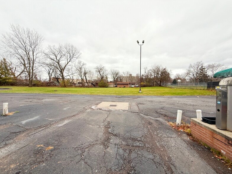 More Photos Of 170 Northland Dr, Medina Carwash For Sale