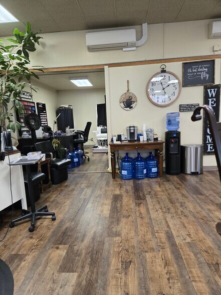 More Photos Of 339 N Main St, Prineville Storefront Retail Office For Sale