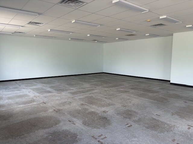 More Photos Of 7711 Porter Rd, Niagara Falls Medical For Lease