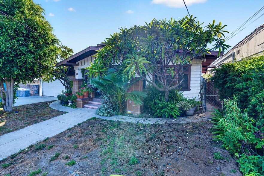 More Photos Of 523 N Lake St, Los Angeles Multifamily For Sale