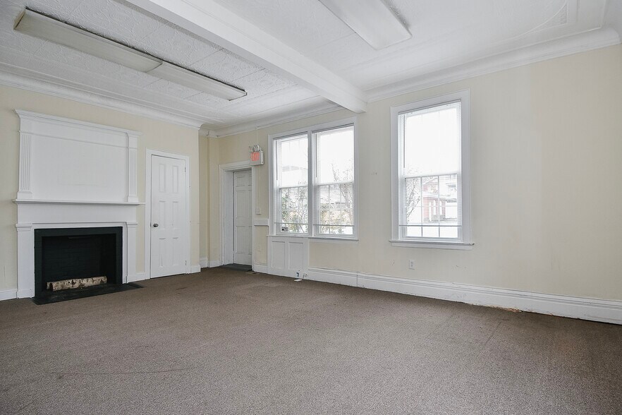 More Photos Of 93-97 Broad St, Middletown Office For Sale