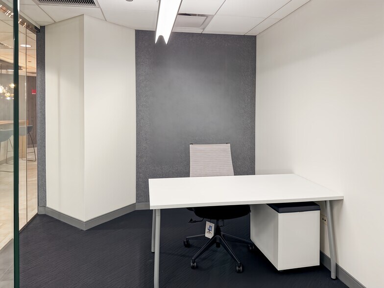 More Photos Of 150 N Michigan Ave, Chicago Coworking Space