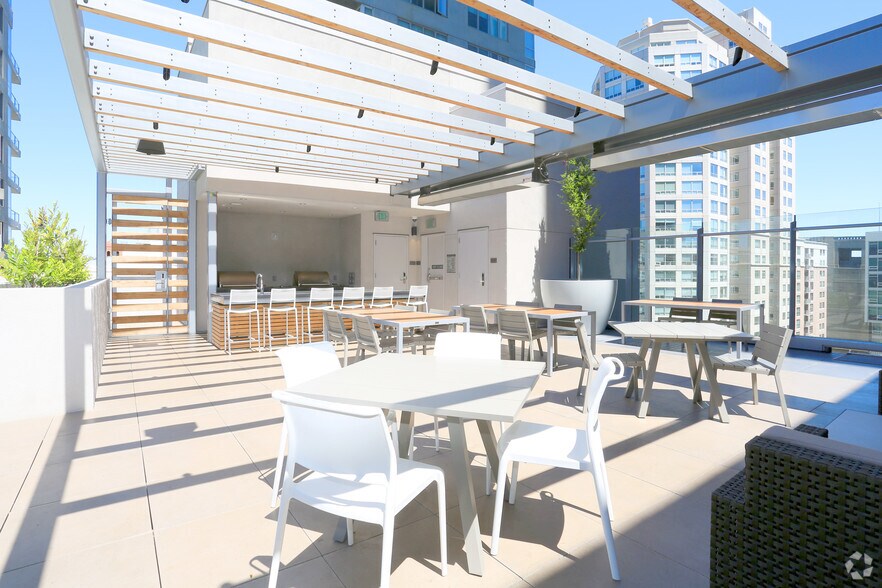 More Photos Of 399 Fremont St, San Francisco Apartments For Lease