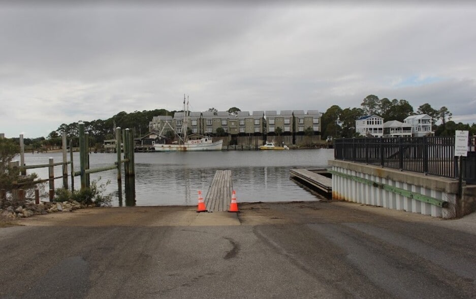 More Photos Of 1001 Highway 98 E, Carrabelle Hotel For Sale