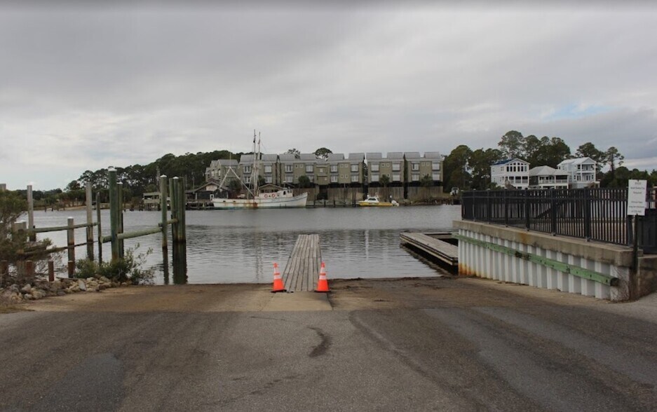 More Photos Of 1001 Highway 98 E, Carrabelle Hotel For Sale