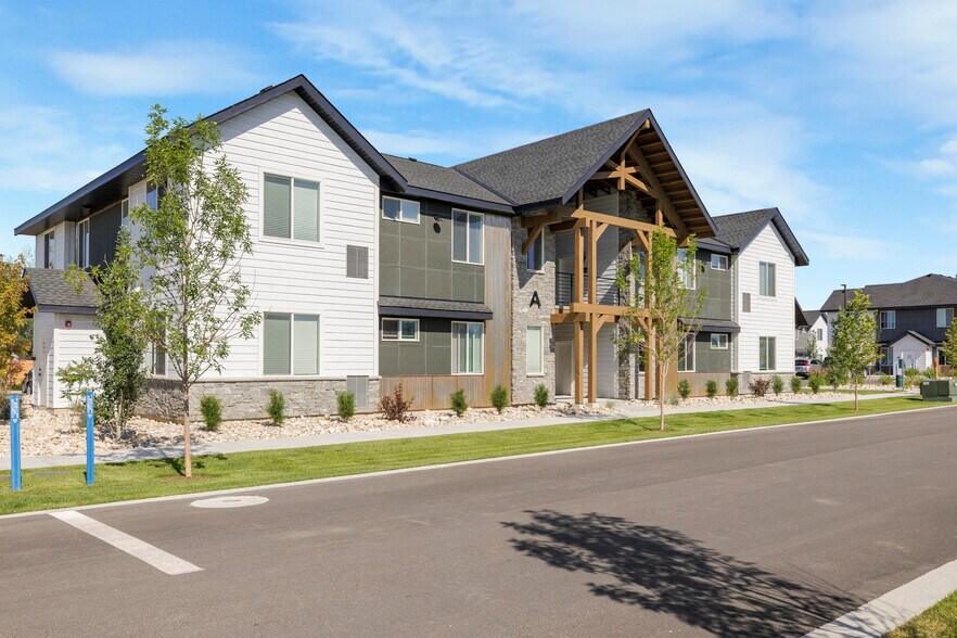 More Photos Of 201 E Ross Ave, Driggs Multifamily For Sale