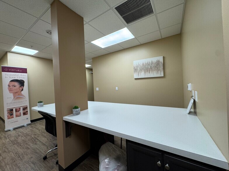 More Photos Of 1361 N Alma School Rd, Chandler Restaurant For Lease