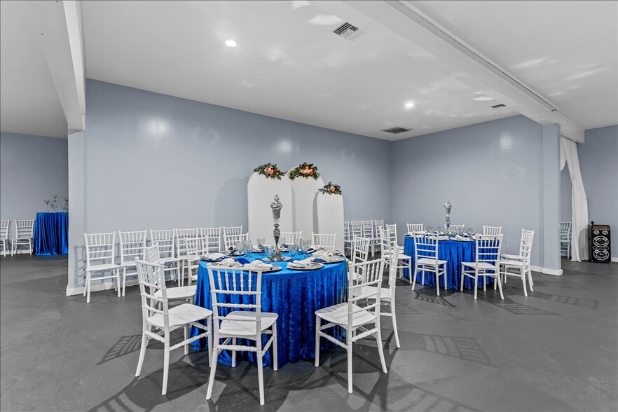 More Photos Of 88 N Daleville Ave, Daleville General Retail For Sale