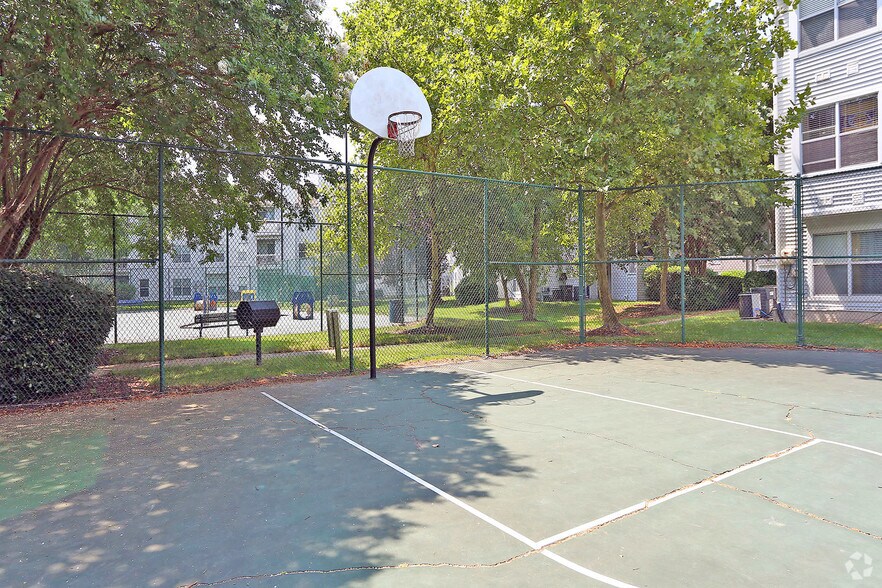 More Photos Of 3001 Reflections Way, Virginia Beach Apartments For Sale