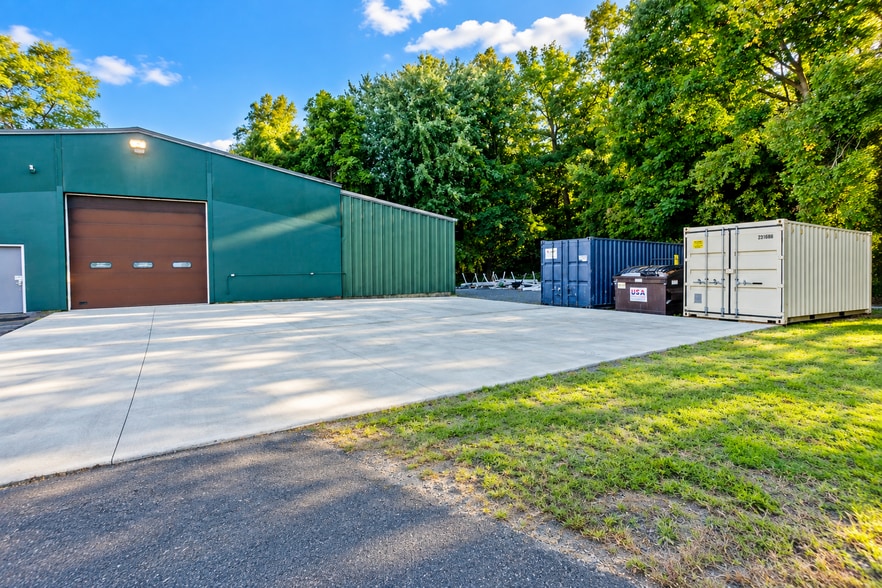 More Photos Of 21 Mainline Dr, Westfield Warehouse For Sale