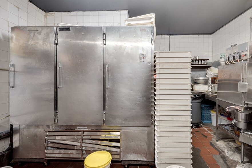More Photos Of 176 Atlantic Ave, Brooklyn Storefront Retail Residential For Sale