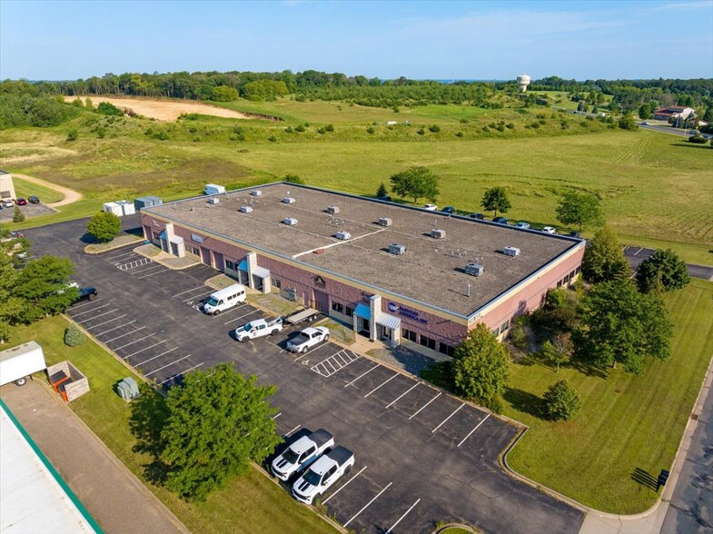 More Photos Of 2001-2023 O'Neil Rd, Hudson Office For Lease