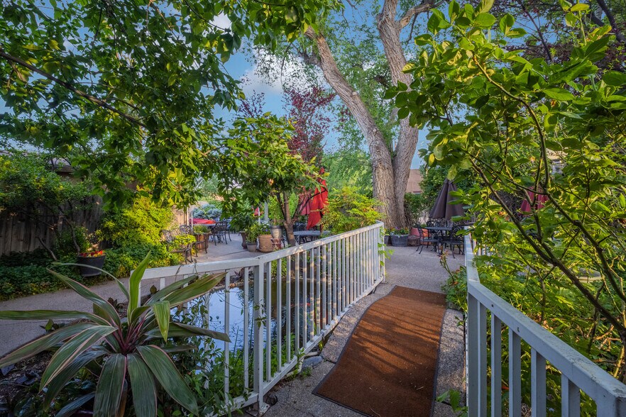 More Photos Of 8032 4th St NW, Albuquerque Restaurant For Sale