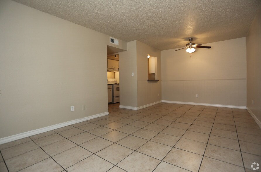 More Photos Of 504 Dudley Cir, Arlington Apartments For Sale