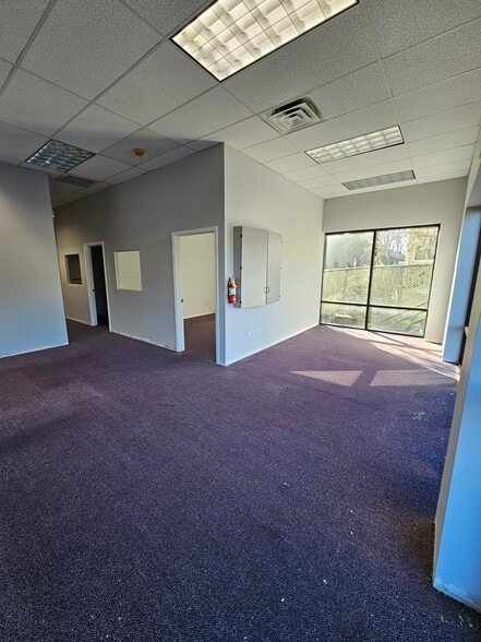 More Photos Of 4015 Rucker Ave, Everett General Retail For Lease