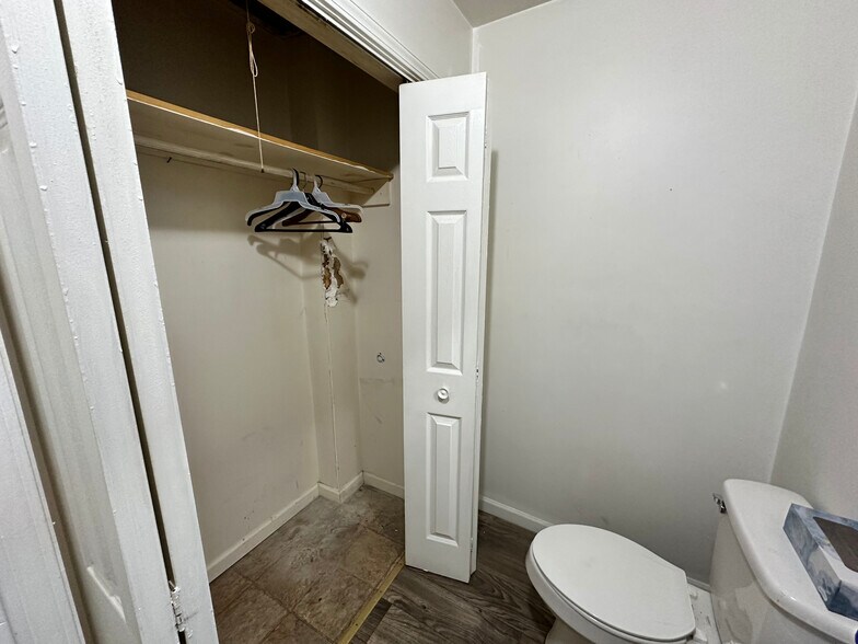 More Photos Of 1831 N C St, Elwood Apartments For Sale