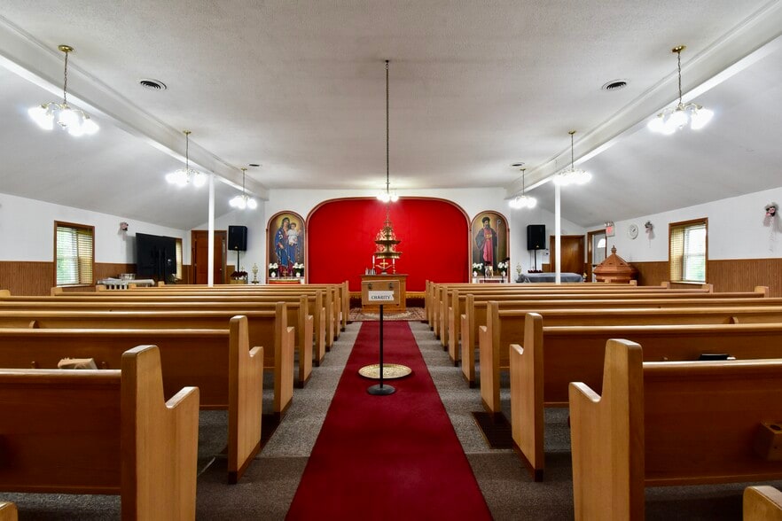 More Photos Of 730 E Auburn Rd, Rochester Hills Religious Facility For Sale