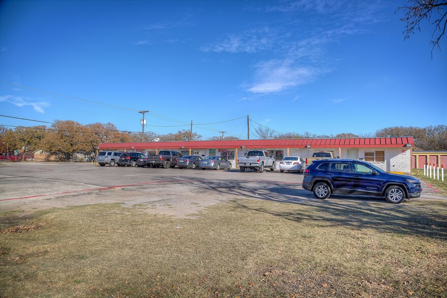 More Photos Of 3300 Shepherd Ln, Balch Springs Freestanding For Sale