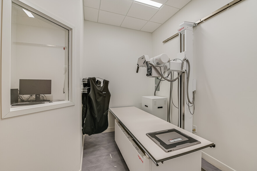 More Photos Of 5915 La Crosse Ave, Austin Medical For Lease