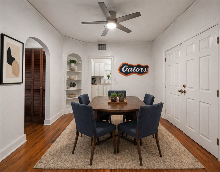More Photos Of 949 SW 13th St, Gainesville Specialty For Sale